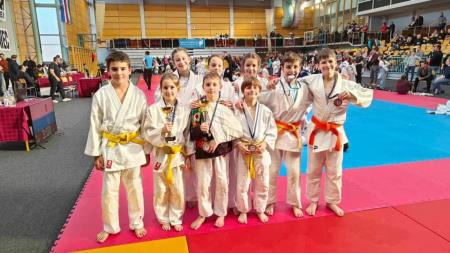Judoisti v novo leto z 15 odličji (6)